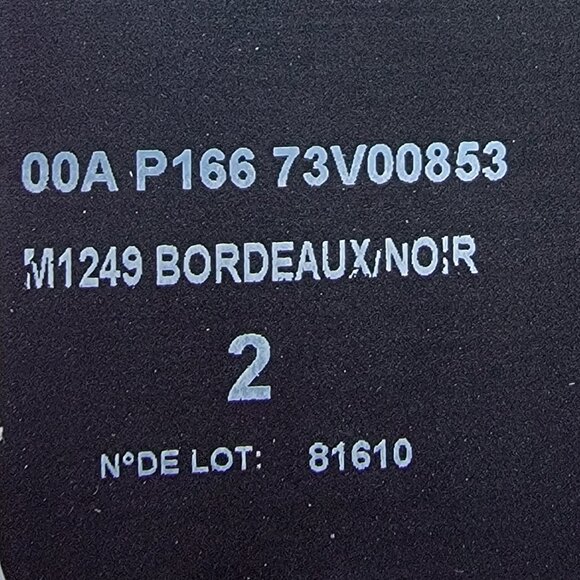 CHANEL Tights Size 2 New Bordeaux & Black CC logos - Picture 8 of 8